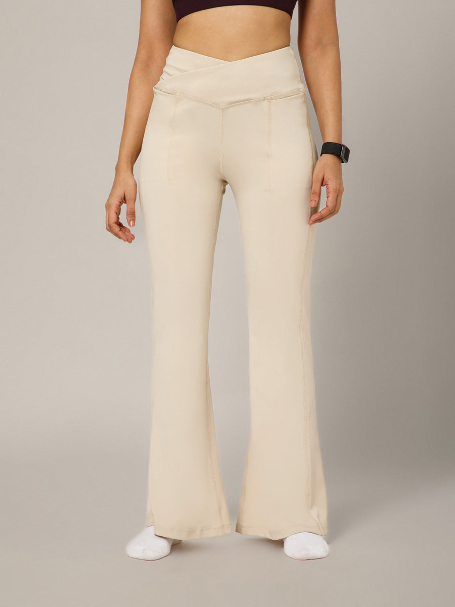V-Band Go-To Wide Flare Pant Cream