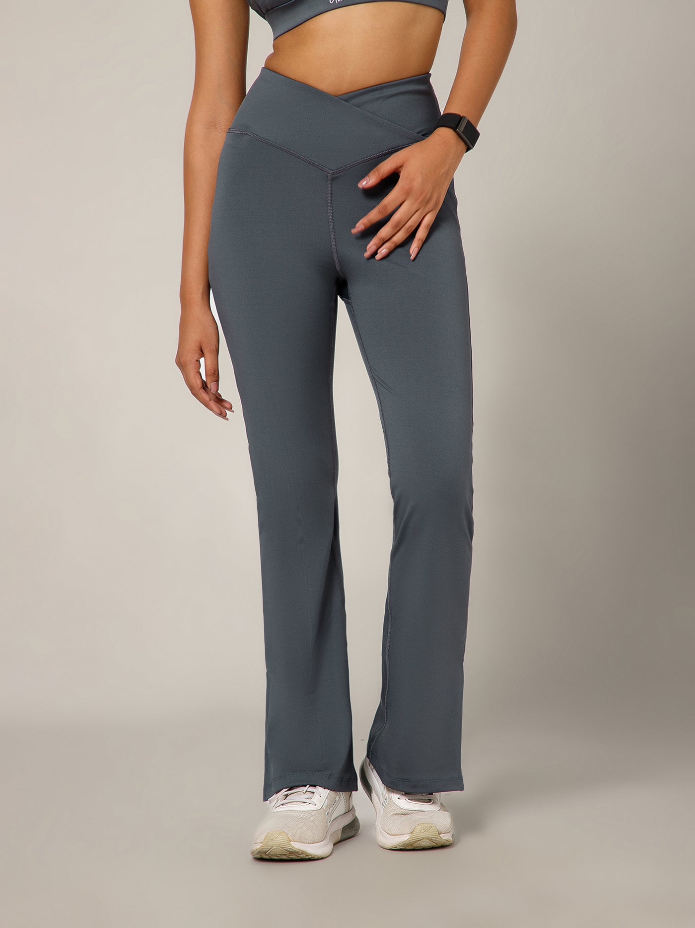 V-Shape Flare Pant Grey